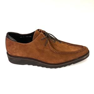 Donald J Pliner “Joey” Size 9.5  suede Excellent condition.  Worn once.